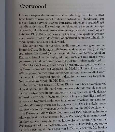 Die roem en die rou deur At van Wyk. Stories agter Honoris Crux