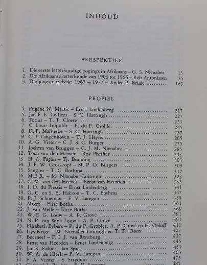 Perspektief en profiel saamgestel deur P.J. Nienaber. `n Geskiedenis van die Afrikaanse Letterkunde.