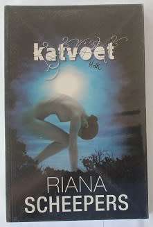Katvoet deur Riana Scheepers.