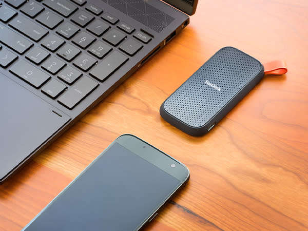 SanDisk Portable SSD 1TB - up to 520MB/s Read Speed, USB 3.2 Gen 2, Up to two-meter drop protection