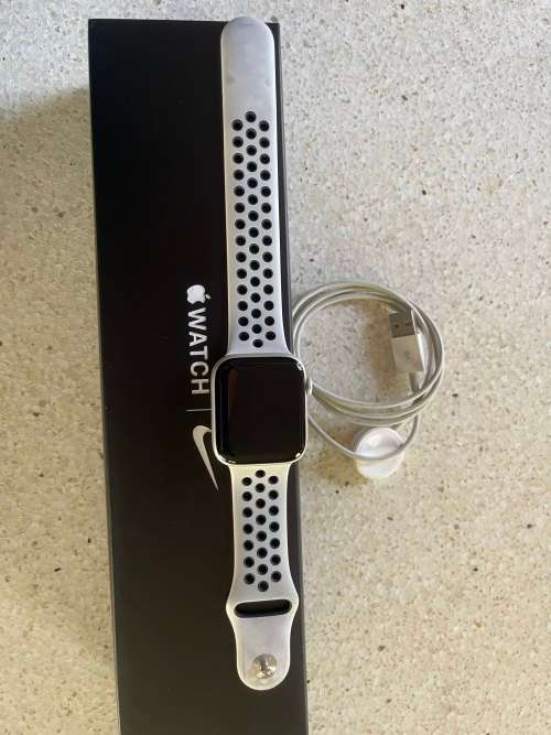 Apple watch Series 5 Nike edition