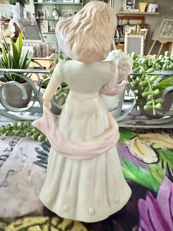 Porcelain lady figurine