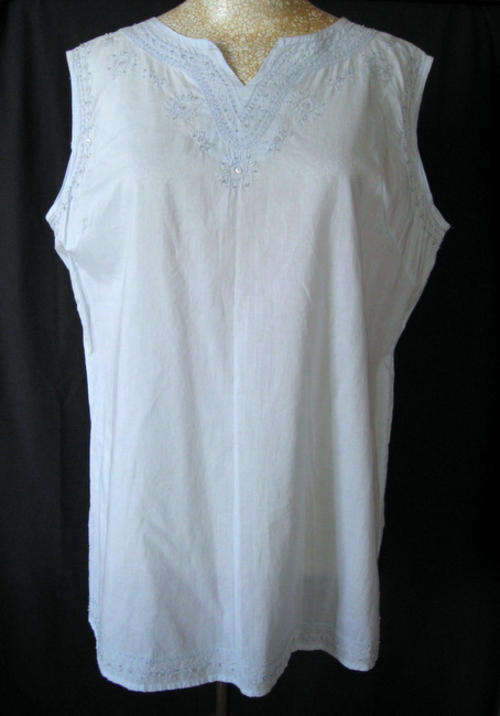 A BEAUTIFUL INDIAN LIGHT BLUE SLEEVELESS TOP!  - Size:  XLarge