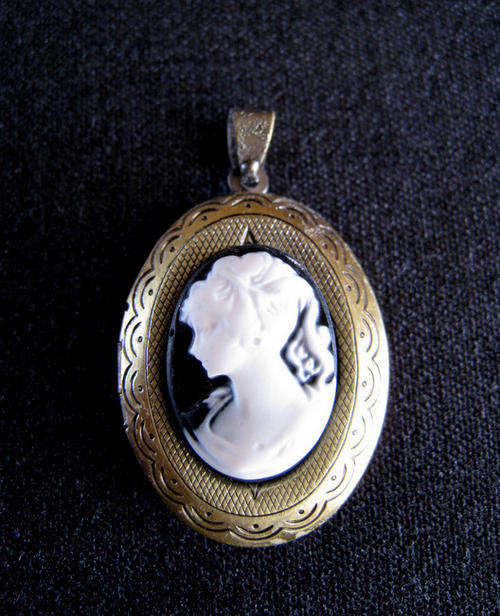 Bronze Plated Cameo Locket