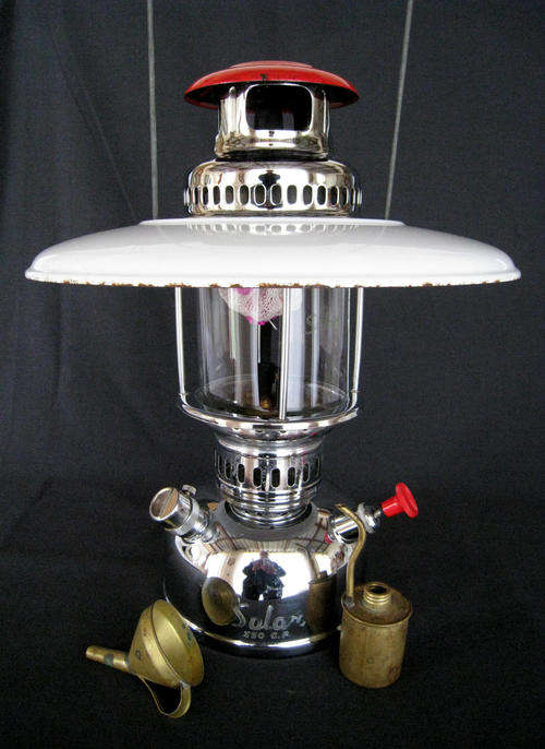 VINTAGE SOLAR 350 C.P. KEROSENE PRESSURE CAMPING LANTERN LAMP with REFLECTOR HOOD