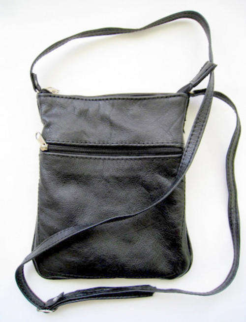 A BEAUTIFUL BLACK, GENUINE LEATHER SLING BAG - Just the perfect size!