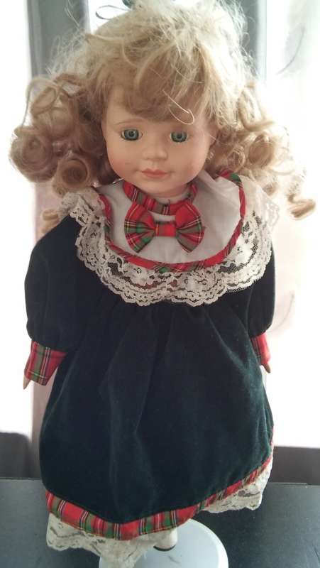 BEAUTIFUL Vintage Porcelain Doll