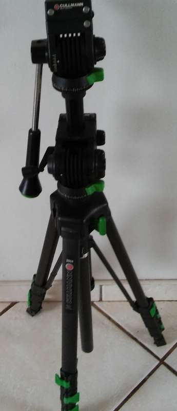 EXCELLENT CONDITION! CULLMANN 2904 Camera Tripod