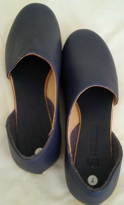 CRAZY BUNDLE DEAL! 2 PAIRS Size 7 GENUINE LEATHER DESIGNER PUMPS