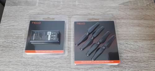 Tello drone battery and set of 4 propellers