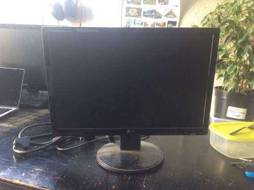 LG 19" screen