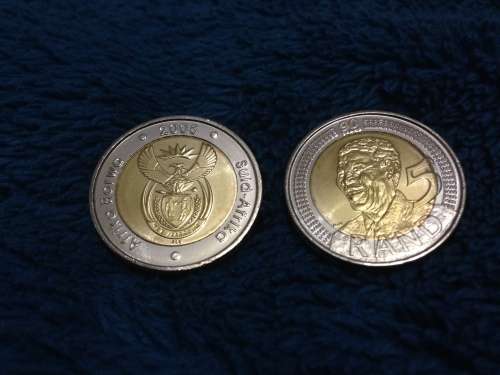Beautiful NELSON MANDELA  R5 Birthday coins in zip lock bags