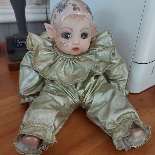 2 x Porcelain dolls