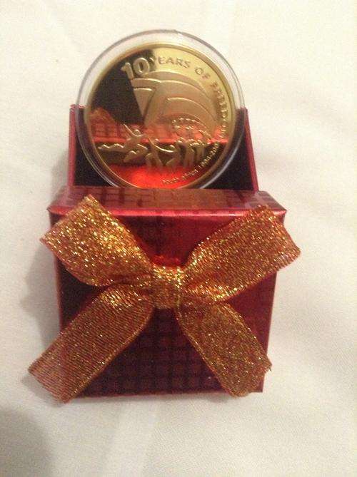 10 years of Freedom Nelson Mandela I OZ gold plated medal
