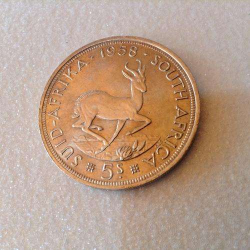 1958  5 Shilling Union of SA  Uncirculated Untouched in Rosewood case
