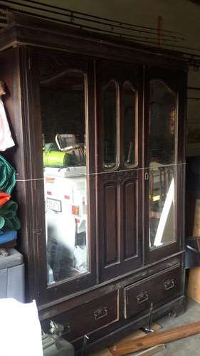 Vintage gents wardrope (Pick up only)