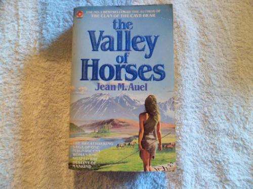 The Valley of the Horses - Jean M. Auel