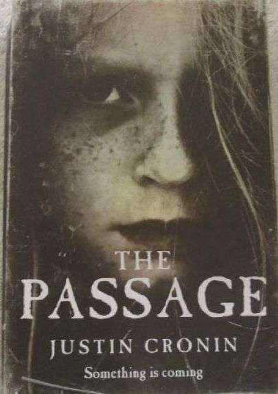 The Passage - Justin Cronin - Large Format Paperback