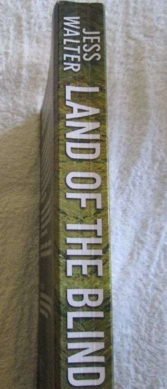 Land of the Blind - Jess Walter - Large Paperback