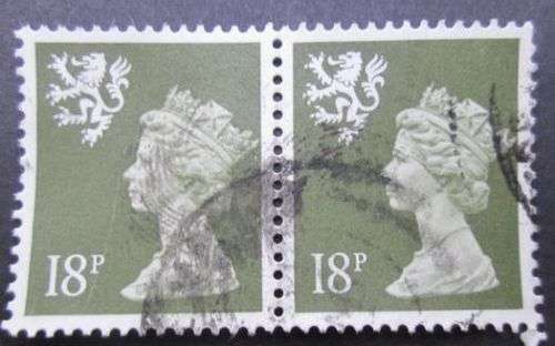 Great Britain Scotland  1987 Queen Elizabeth II - New Color 18p pair used