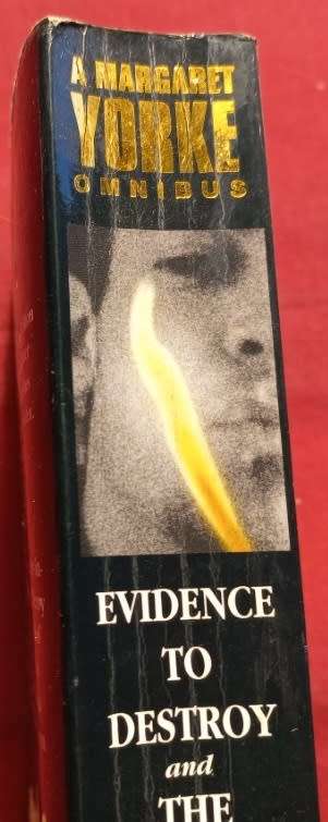 Evidence to Destroy / The Smooth Face of Evil - Margaret Yorke Omnibus - Softcover - 594 Pages