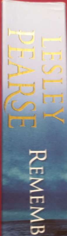 Remember Me - Lesley Pearse - Softcover - 543 Pages