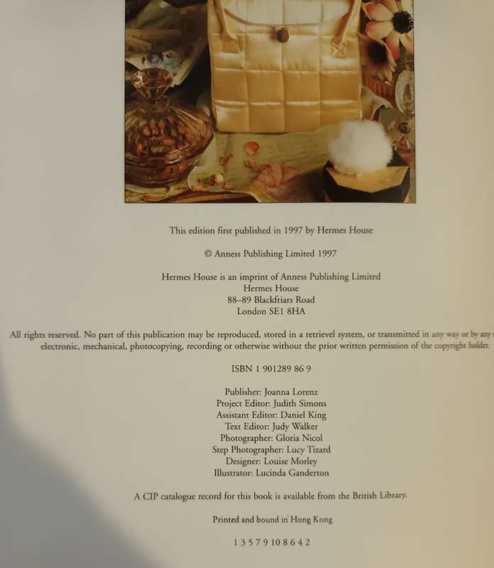 Traditional Quilting - Isabel Stanley & Jenny Watson - Hardcover - 64 Pages