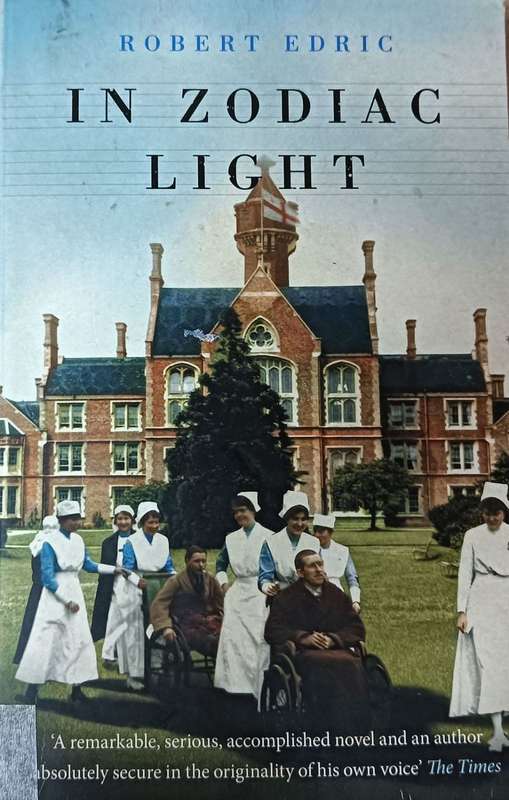 In Zodiac Light - Robert Edric - Softcover - 368 pages