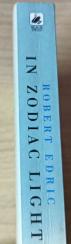 In Zodiac Light - Robert Edric - Softcover - 368 pages