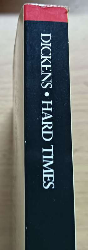 Hard Times - Charles Dickens - Softcover - 328 pages