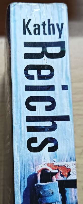 Déjà Dead - Kathy Reichs - Softcover - 525 Pages