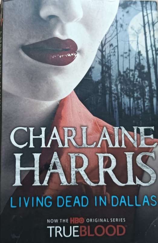 Living Dead in Dallas - Charlaine Harris- Softcover -279 pages