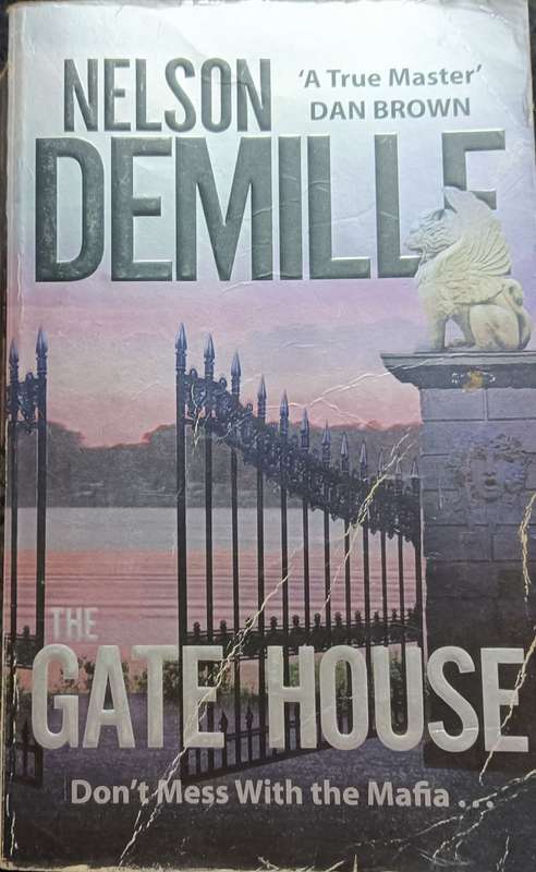 The Gate House - Nelson Demille - Softcover - 707 pages
