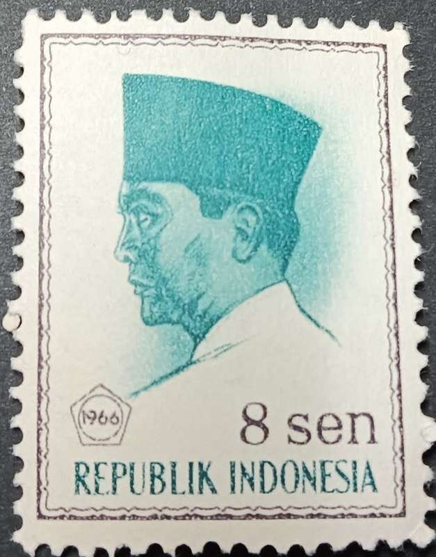 INDONESIA 1966 PRESIDENT SUKARNO 8 sen unused