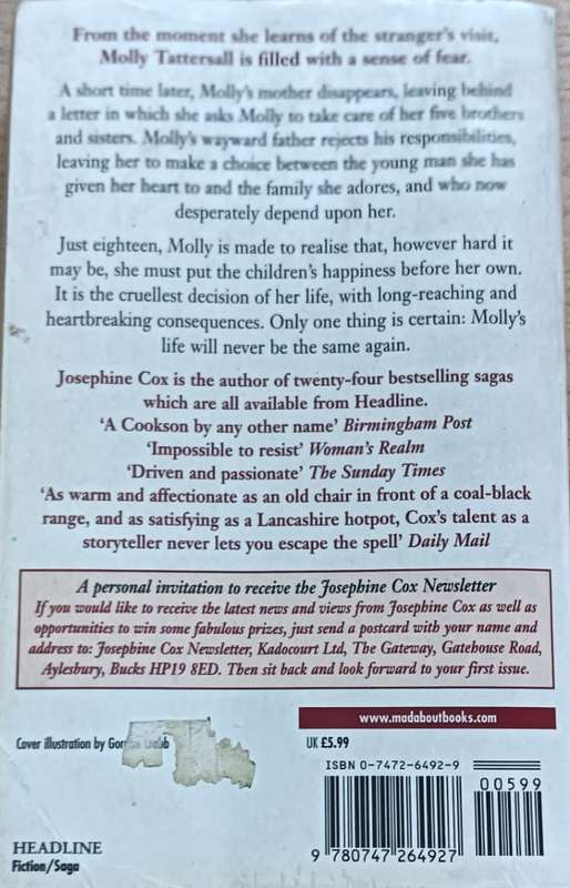 Looking Back - Josephine Cox - Softcover - 436 Pages