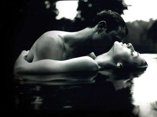 Extensive Collection of Love / Romance (epub) 900 E-books on cd + Ebook Management Software for PC