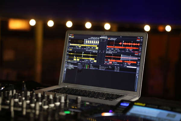 Huge Collection of 6 DJ Music Software Programs all on one CD for Laptop/PC New
