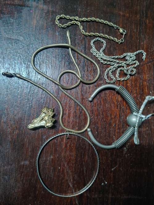 B again box of Jewelry