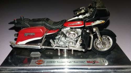 Maisto Harley Davidson Road Glide.