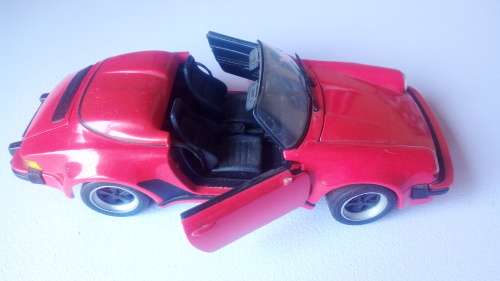 Maisto Porsche 1/18 model