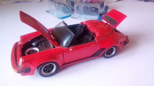 Maisto Porsche 1/18 model