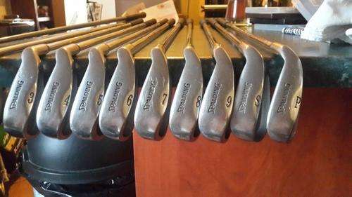 GOLF CLUBS , SET OF SPALDING