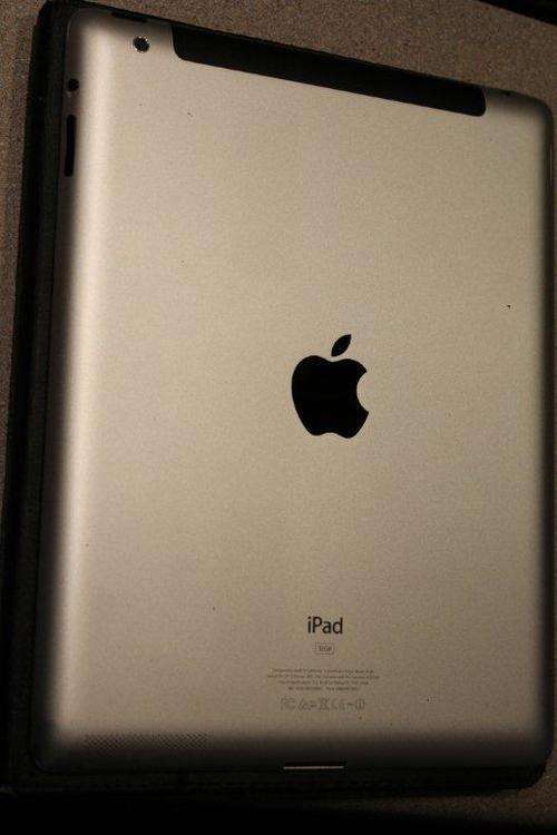 APPLE IPAD 2 , 32GB WITH WIFI AND SIM CARD 3G