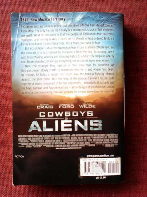 Cowboys and Aliens by Joan D Vinge. S/C. 369 pp.