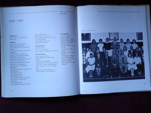 The Ridge, A Johannesburg Preparatory School by Andrew Harington. H/C. Large format.1986   98649 pp.