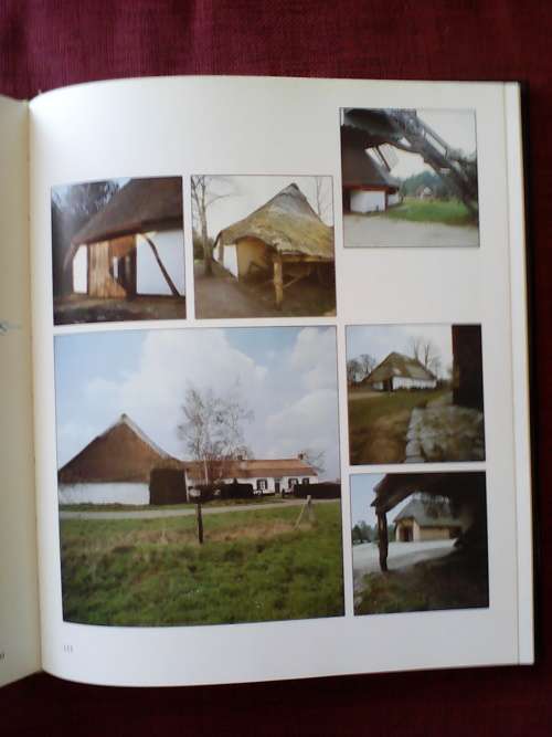 Hoeven op Land Gebouwd door Vic Goedseels and Luc Vanhaute. H/B. Groot formaat. 227 pp.