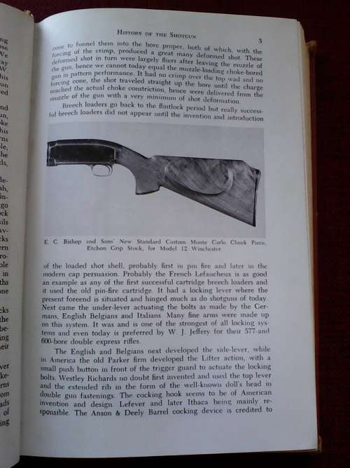 Shotguns by Keith, written by Elmer Keith. 2nd ed 1961. H/C. 334 pp. 600 g