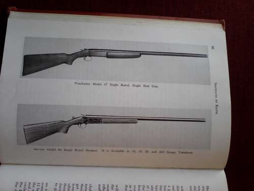 Shotguns by Keith, written by Elmer Keith. 2nd ed 1961. H/C. 334 pp. 600 g