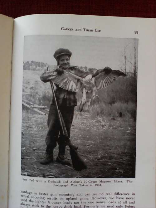 Shotguns by Keith, written by Elmer Keith. 2nd ed 1961. H/C. 334 pp. 600 g
