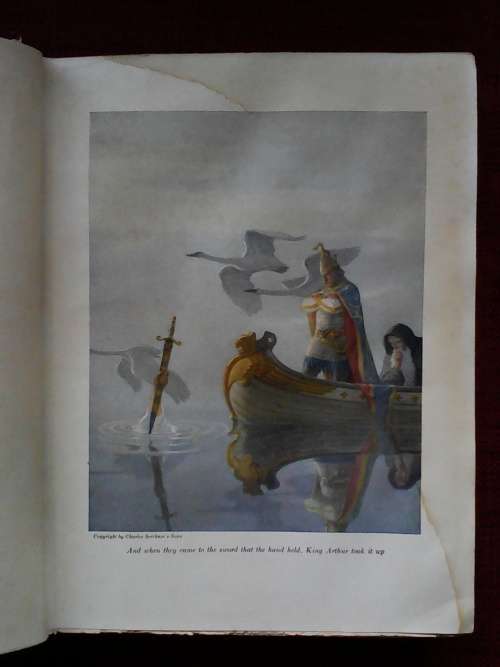 The Boy`s King Arthur edited by Sidney Lanier, illustrated by NC Wyeth. 1917. H/C.